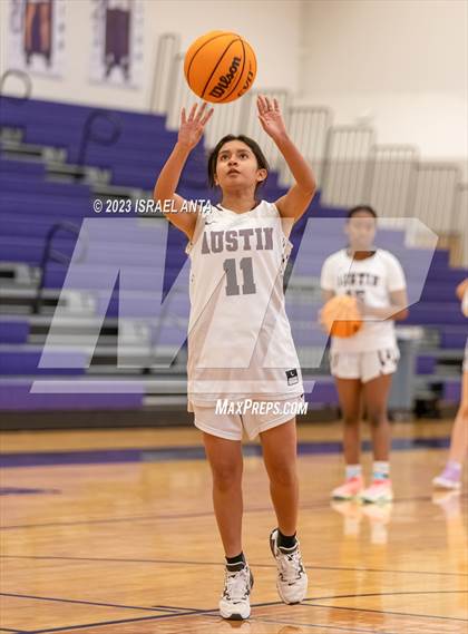 Thumbnail 3 in Austin High vs. Cedar Ridge (I45 Showdown) photogallery.