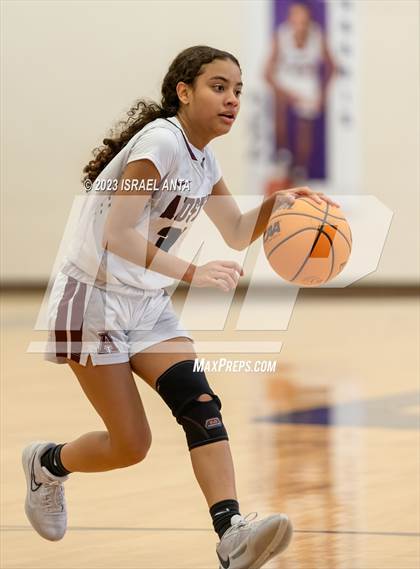 Thumbnail 2 in Austin High vs. Cedar Ridge (I45 Showdown) photogallery.