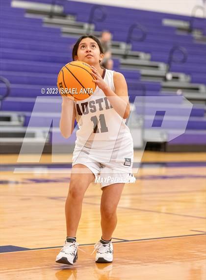 Thumbnail 1 in Austin High vs. Cedar Ridge (I45 Showdown) photogallery.