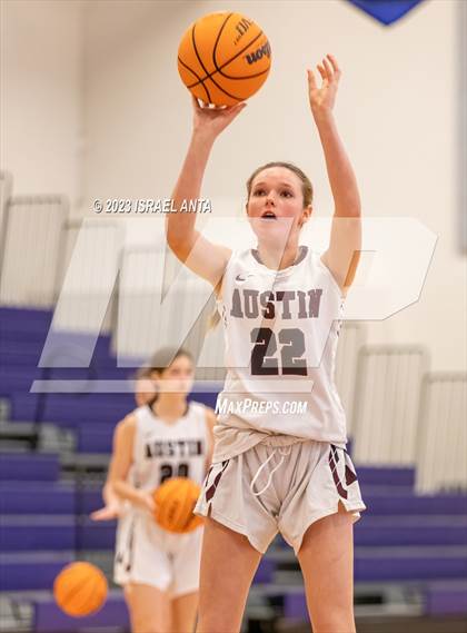 Thumbnail 2 in Austin High vs. Cedar Ridge (I45 Showdown) photogallery.