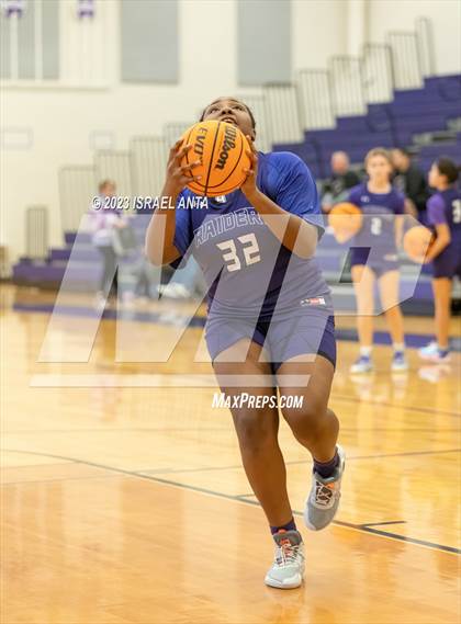 Thumbnail 2 in Austin High vs. Cedar Ridge (I45 Showdown) photogallery.