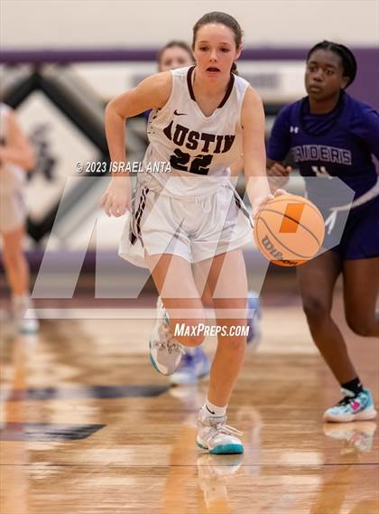 Thumbnail 2 in Austin High vs. Cedar Ridge (I45 Showdown) photogallery.