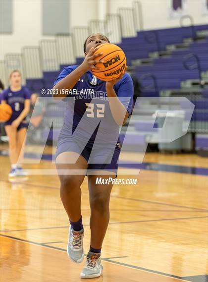 Thumbnail 3 in Austin High vs. Cedar Ridge (I45 Showdown) photogallery.