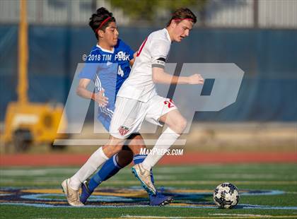 Thumbnail 2 in Dana Hills vs. Redlands East Valley photogallery.