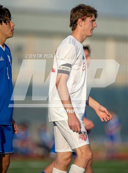 Thumbnail 2 in Dana Hills vs. Redlands East Valley photogallery.
