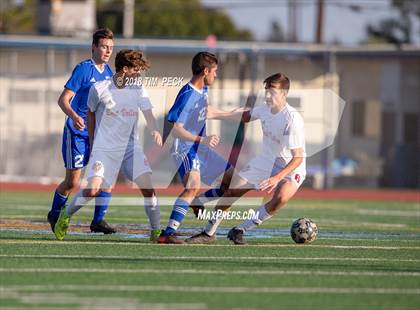 Thumbnail 3 in Dana Hills vs. Redlands East Valley photogallery.