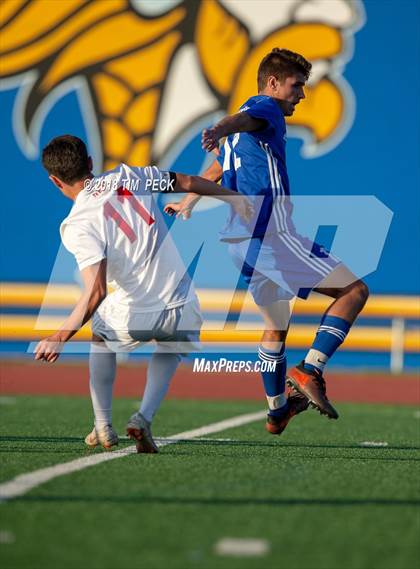 Thumbnail 2 in Dana Hills vs. Redlands East Valley photogallery.