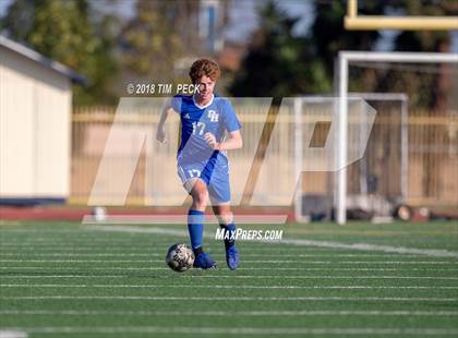 Thumbnail 2 in Dana Hills vs. Redlands East Valley photogallery.