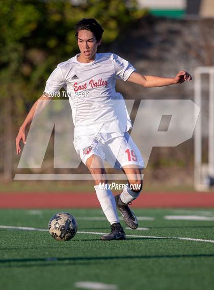 Thumbnail 3 in Dana Hills vs. Redlands East Valley photogallery.