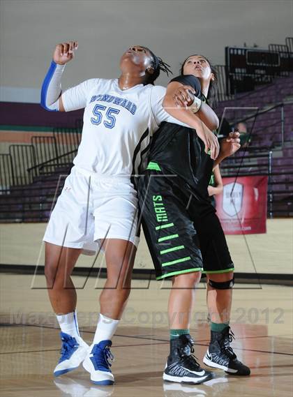 Thumbnail 1 in Miramonte vs. Windward (Nike Tournament of Champions) photogallery.