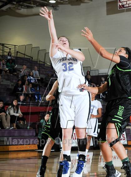 Thumbnail 1 in Miramonte vs. Windward (Nike Tournament of Champions) photogallery.