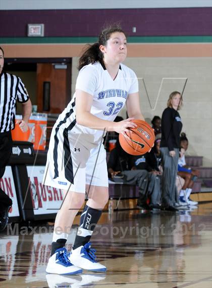 Thumbnail 1 in Miramonte vs. Windward (Nike Tournament of Champions) photogallery.