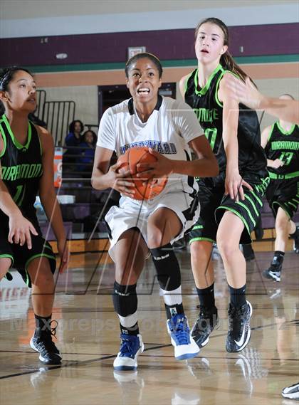 Thumbnail 1 in Miramonte vs. Windward (Nike Tournament of Champions) photogallery.