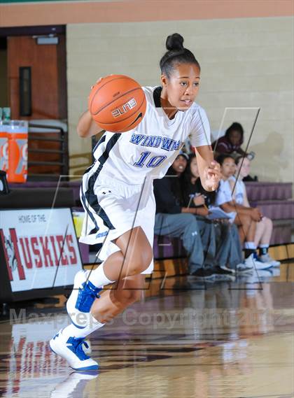 Thumbnail 2 in Miramonte vs. Windward (Nike Tournament of Champions) photogallery.