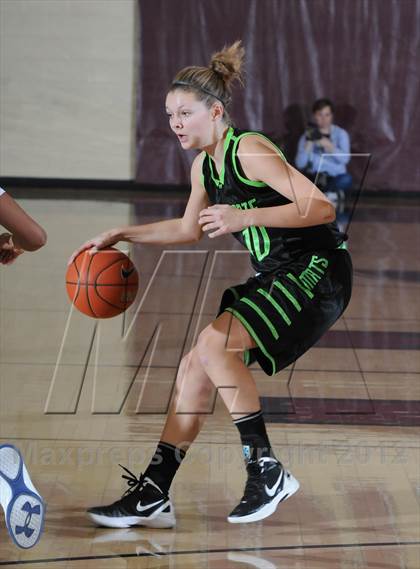 Thumbnail 3 in Miramonte vs. Windward (Nike Tournament of Champions) photogallery.