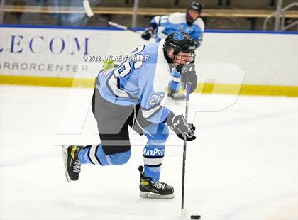 Thumbnail 1 in Suffern vs. West Genesee (NYSPHSAA D1 Final) photogallery.