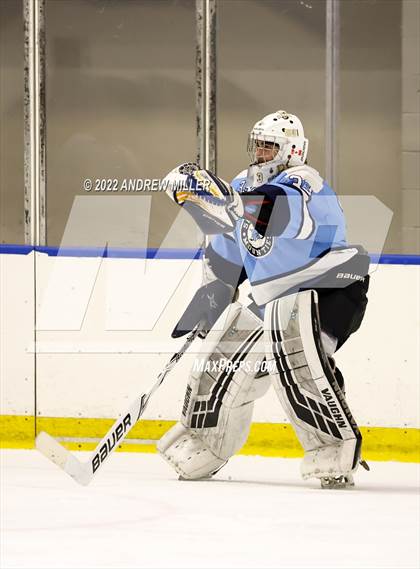 Thumbnail 3 in Suffern vs. West Genesee (NYSPHSAA D1 Final) photogallery.