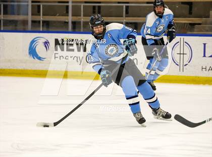 Thumbnail 1 in Suffern vs. West Genesee (NYSPHSAA D1 Final) photogallery.