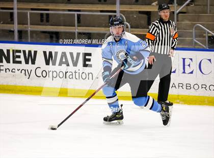 Thumbnail 2 in Suffern vs. West Genesee (NYSPHSAA D1 Final) photogallery.