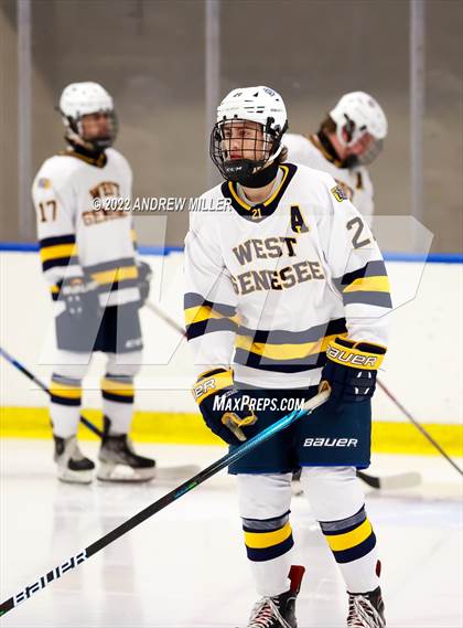 Thumbnail 1 in Suffern vs. West Genesee (NYSPHSAA D1 Final) photogallery.