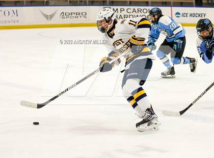 Thumbnail 1 in Suffern vs. West Genesee (NYSPHSAA D1 Final) photogallery.