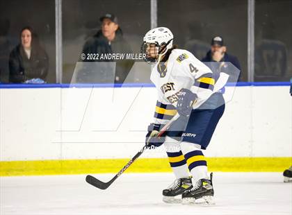 Thumbnail 1 in Suffern vs. West Genesee (NYSPHSAA D1 Final) photogallery.