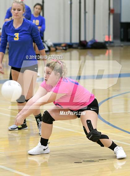 Thumbnail 1 in Vista del Lago @ Del Campo photogallery.