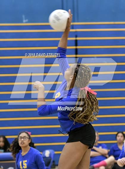 Thumbnail 1 in Vista del Lago @ Del Campo photogallery.