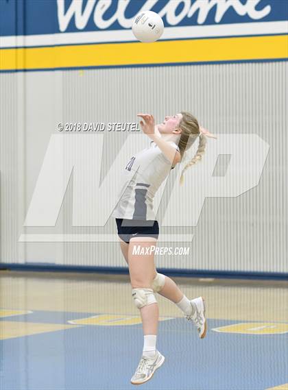Thumbnail 1 in Vista del Lago @ Del Campo photogallery.