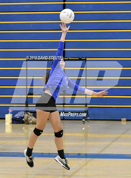 Thumbnail 1 in Vista del Lago @ Del Campo photogallery.