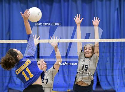 Thumbnail 2 in Vista del Lago @ Del Campo photogallery.