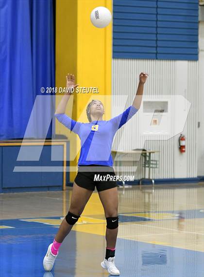 Thumbnail 2 in Vista del Lago @ Del Campo photogallery.