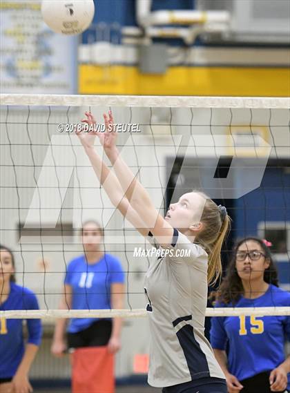 Thumbnail 3 in Vista del Lago @ Del Campo photogallery.