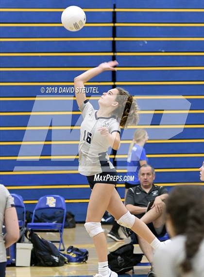 Thumbnail 1 in Vista del Lago @ Del Campo photogallery.