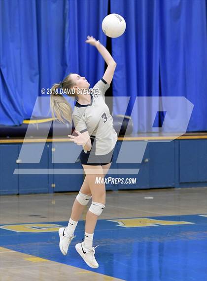 Thumbnail 1 in Vista del Lago @ Del Campo photogallery.