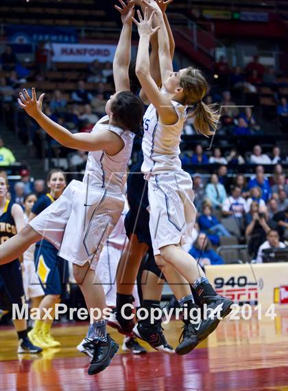 Thumbnail 2 in  Immanuel vs. Kern Valley (CIF CS D5 Final) photogallery.