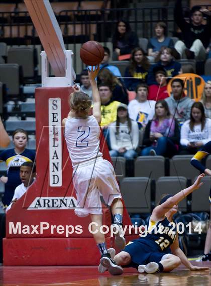 Thumbnail 3 in  Immanuel vs. Kern Valley (CIF CS D5 Final) photogallery.