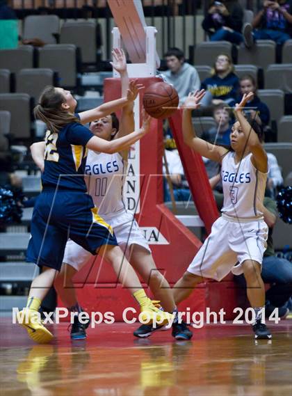 Thumbnail 2 in  Immanuel vs. Kern Valley (CIF CS D5 Final) photogallery.