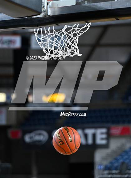 Thumbnail 1 in Emerald Ridge @ Curtis (WIAA State Semifinal) photogallery.