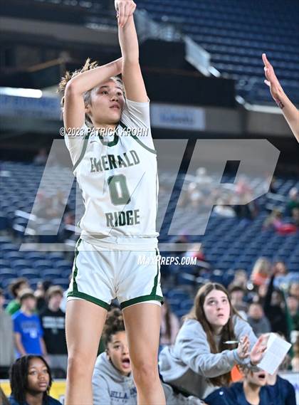 Thumbnail 2 in Emerald Ridge @ Curtis (WIAA State Semifinal) photogallery.