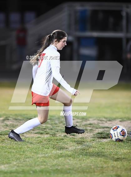 Thumbnail 3 in Chino Valley vs. St Johns (AIA 2A Semifinal) photogallery.