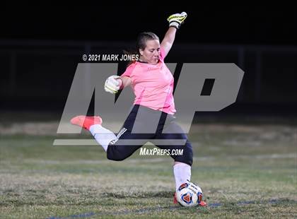 Thumbnail 2 in Chino Valley vs. St Johns (AIA 2A Semifinal) photogallery.