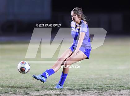 Thumbnail 3 in Chino Valley vs. St Johns (AIA 2A Semifinal) photogallery.