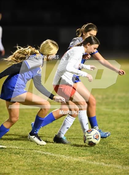 Thumbnail 3 in Chino Valley vs. St Johns (AIA 2A Semifinal) photogallery.