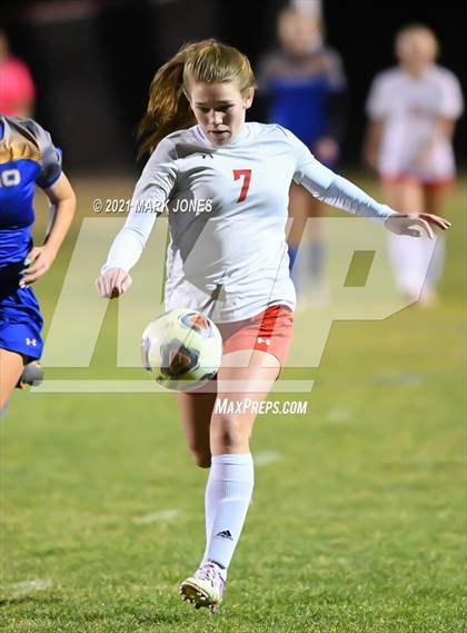 Thumbnail 2 in Chino Valley vs. St Johns (AIA 2A Semifinal) photogallery.