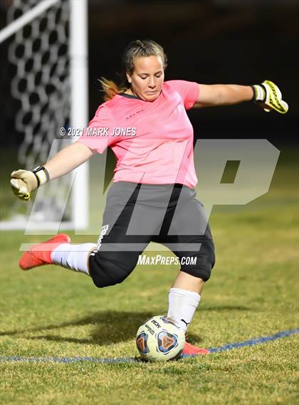 Thumbnail 2 in Chino Valley vs. St Johns (AIA 2A Semifinal) photogallery.