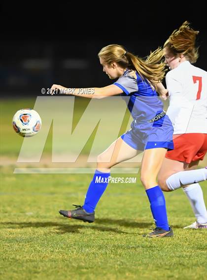 Thumbnail 1 in Chino Valley vs. St Johns (AIA 2A Semifinal) photogallery.