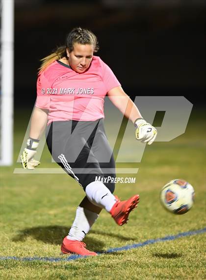 Thumbnail 3 in Chino Valley vs. St Johns (AIA 2A Semifinal) photogallery.