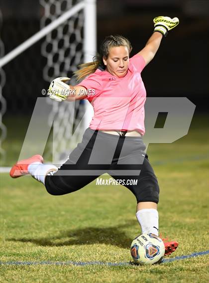 Thumbnail 1 in Chino Valley vs. St Johns (AIA 2A Semifinal) photogallery.