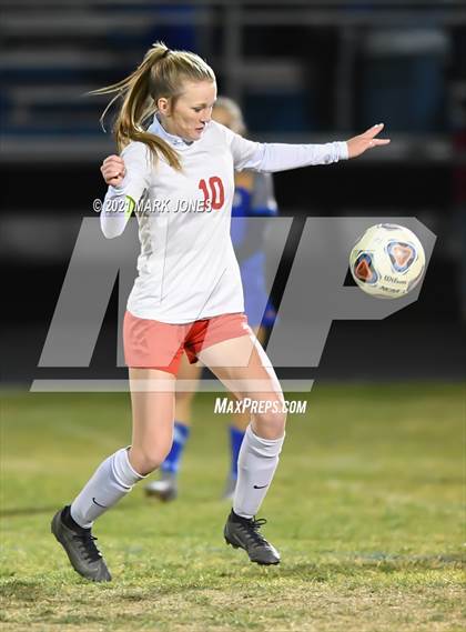 Thumbnail 1 in Chino Valley vs. St Johns (AIA 2A Semifinal) photogallery.